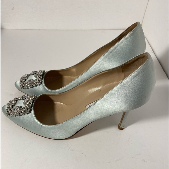 Manolo Blahnik Hangisi Satin Pumps - Picture 3 of 10